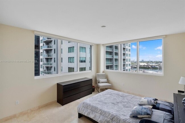 Building Photo - 253 NE 2nd St