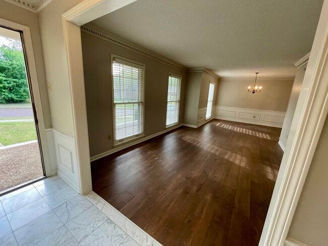 Building Photo - 2420 Stratfield Dr