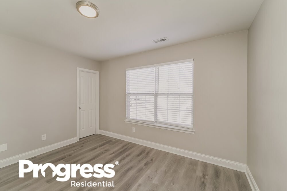 Building Photo - 10405 Yellow Rose Ln