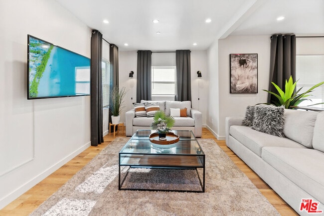 Building Photo - 5500 Morella Ave