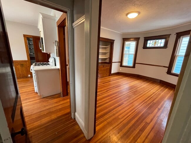 Building Photo - 9 Sumner Square