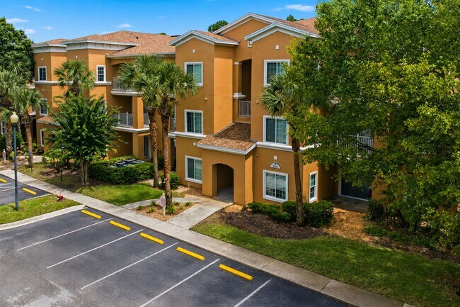 Building Photo - 520 Florida Club Blvd