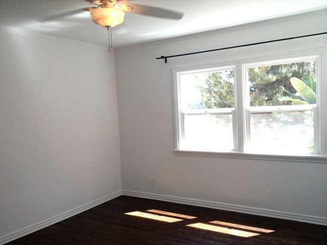 Building Photo - 1629 Rendall Pl