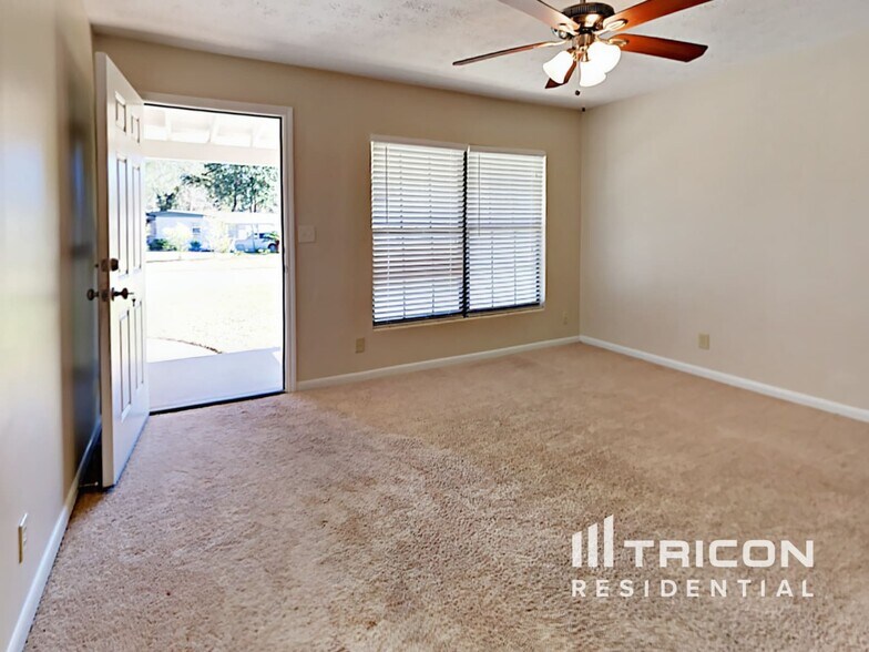 Building Photo - 10506 Dodd Rd