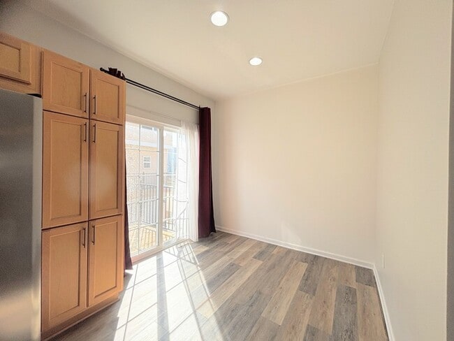 Building Photo - 2122 High St