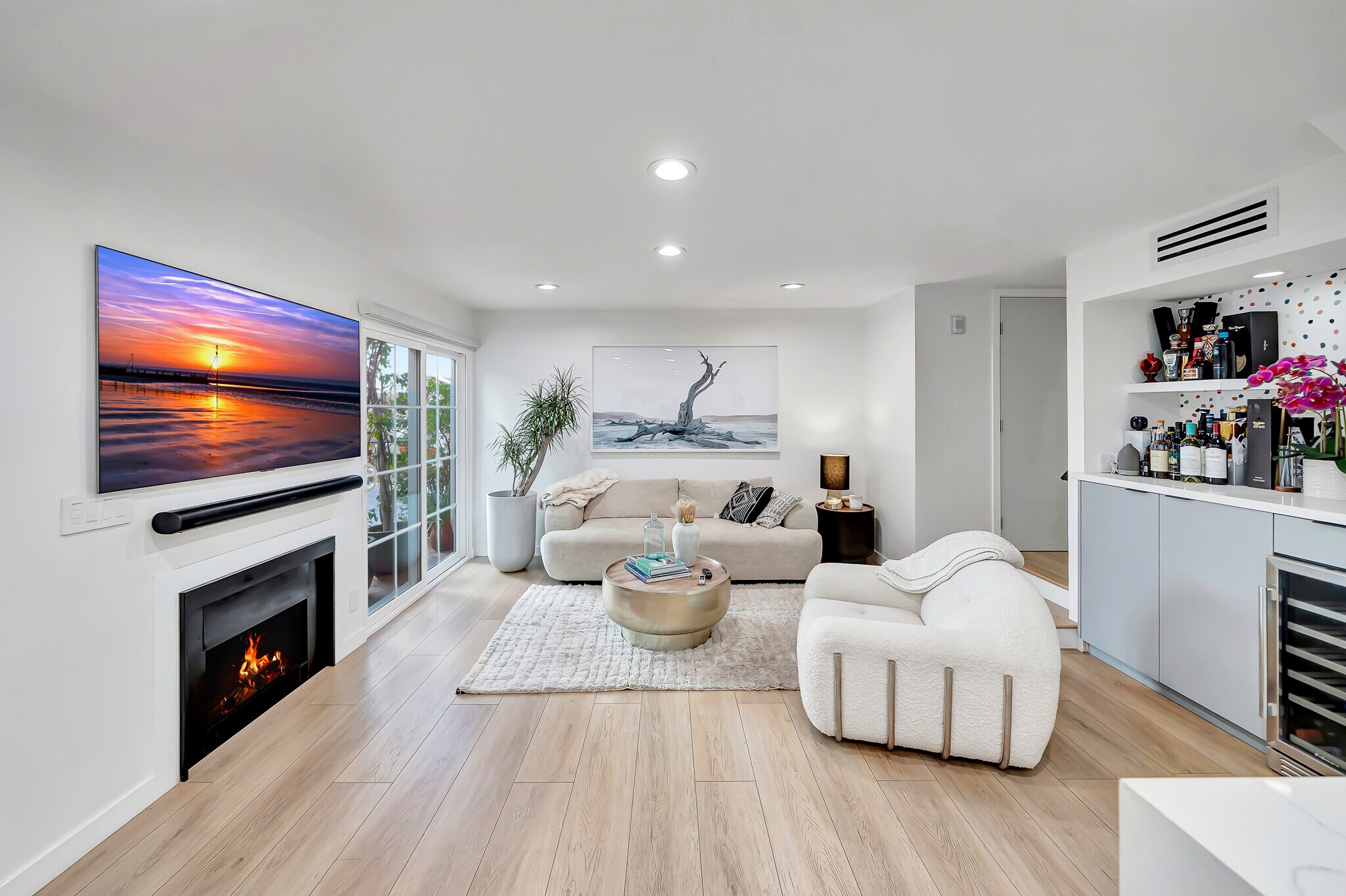 Building Photo - 14727 Magnolia Blvd