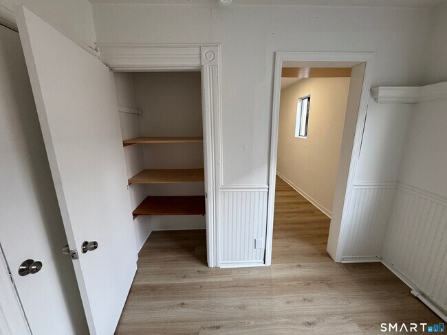 Building Photo - 57 Seaside Ave