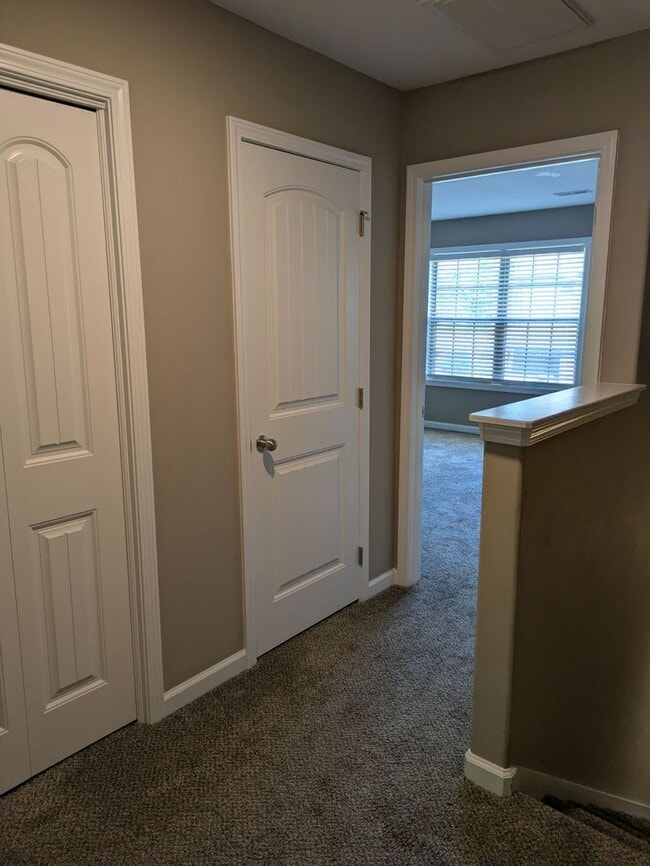 Building Photo - 2 Bedroom Condo For Rent in Sango Area!