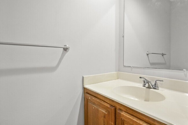 Building Photo - 2258 N Tollgate Cir