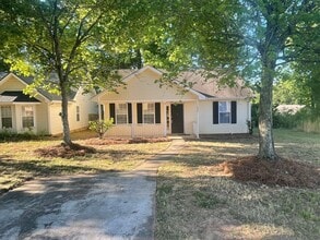 Building Photo - Charming ranch-style 2 Bedroom 1 Bath home in Pineville offering comfortable single-level living.