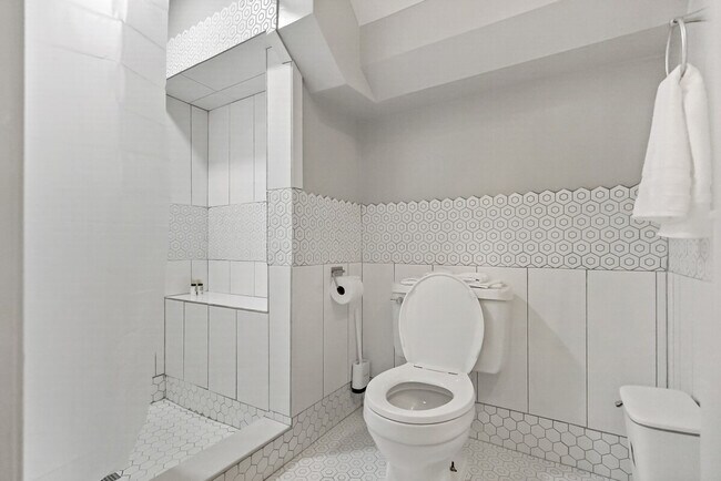 Building Photo - 11850 Sunrise Valley Dr