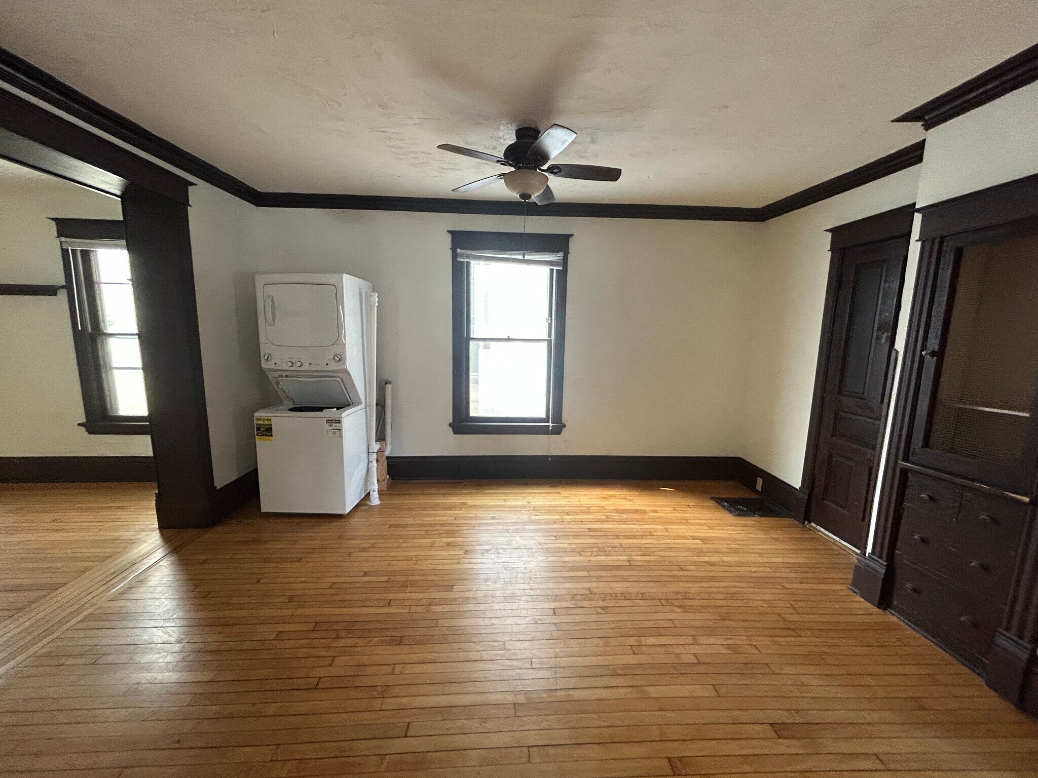 Building Photo - 118 S Blair St
