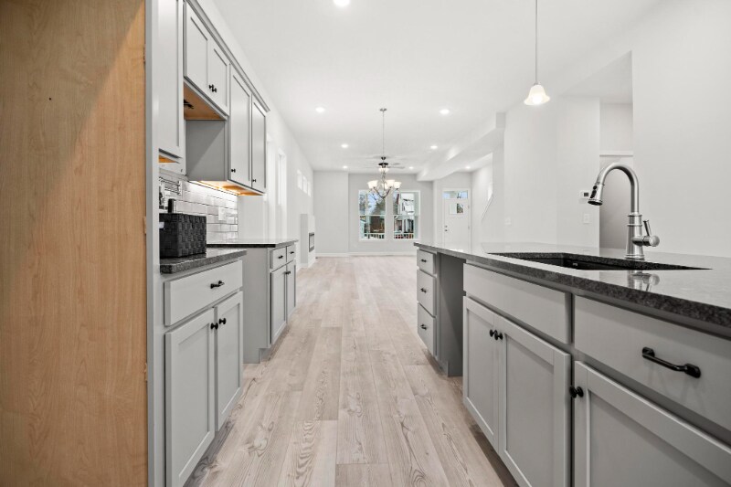 Building Photo - 2273 E 100th St