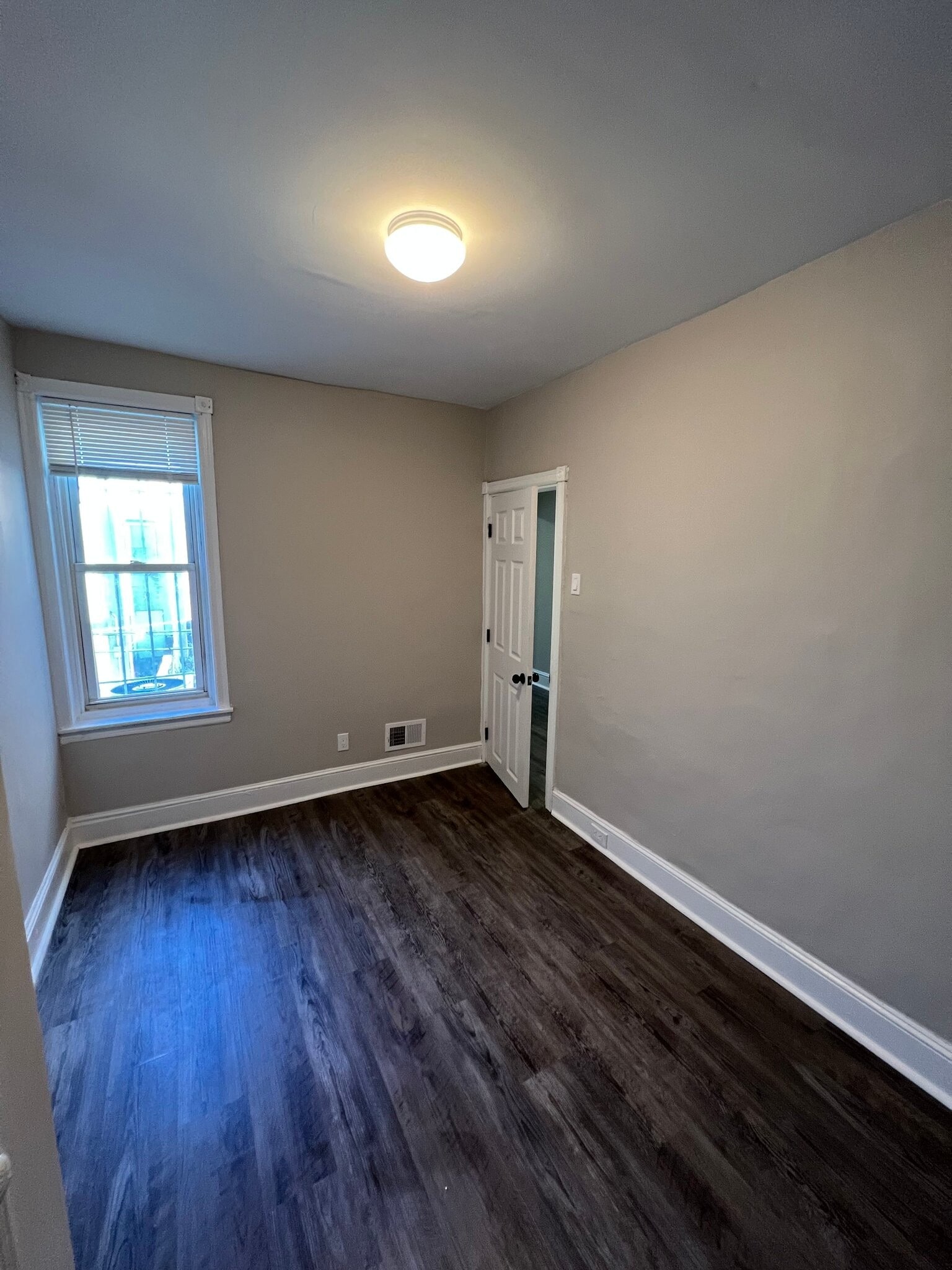 Building Photo - 1530 S Bailey St