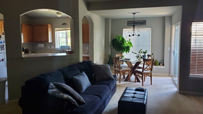 Building Photo - 6984 Ash Creek Hts