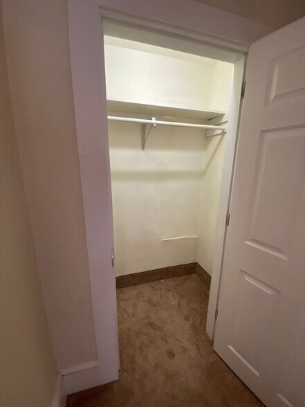 Building Photo - 5 Rifle Ct