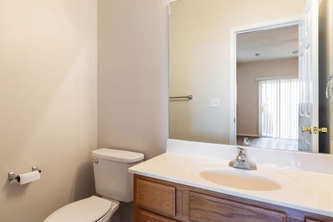 Building Photo - Single-Family Home in Black Oak Estates, Branson