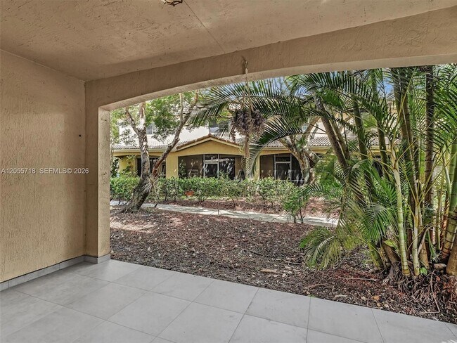Building Photo - 4283 Vineyard Cir