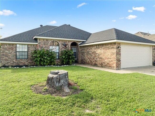 Building Photo - 605 Paintbrush Dr