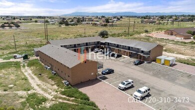 Building Photo - 984 E Saxony Dr