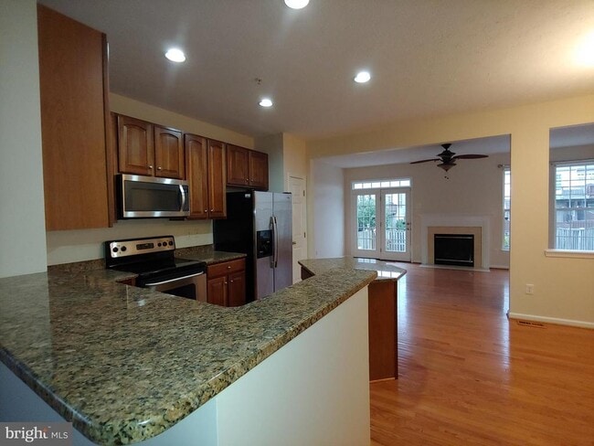 Building Photo - 912 Glaze Ct