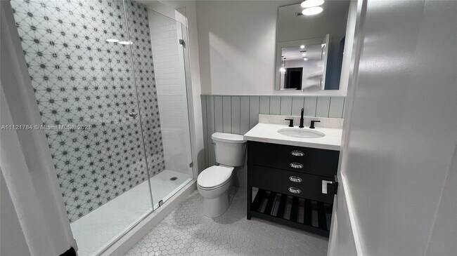 Building Photo - 1460 Campamento Ave