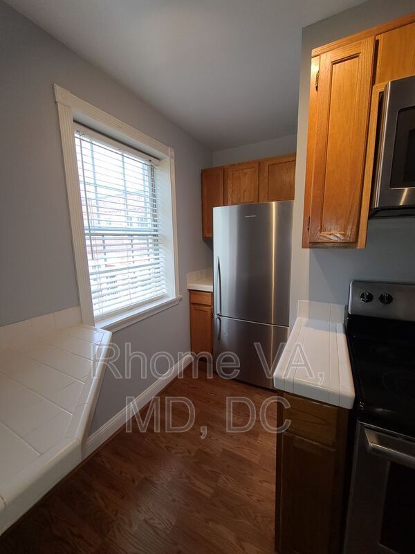 Building Photo - 1805 Key Blvd