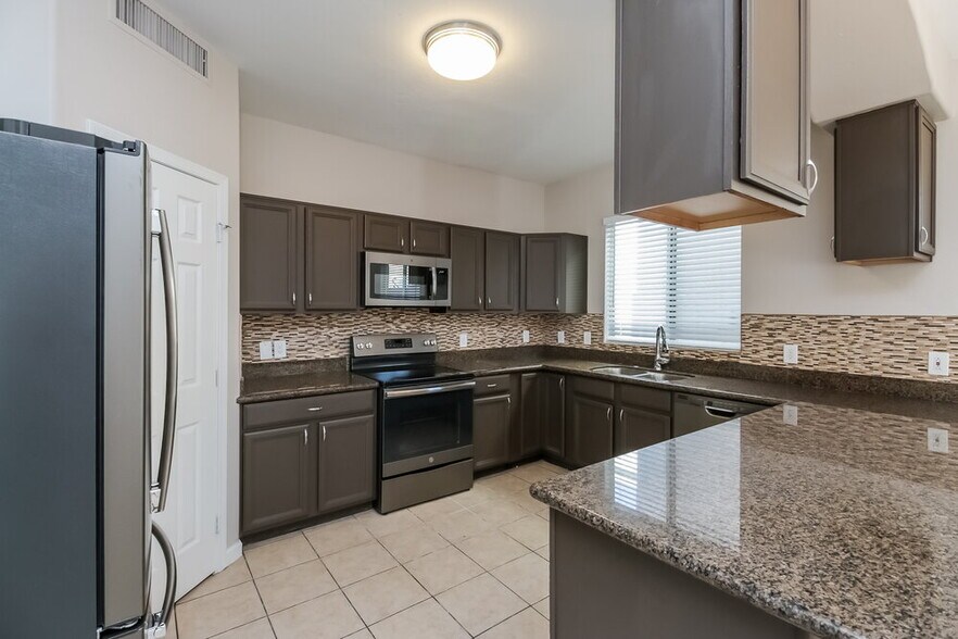 Building Photo - 7233 S 40th Ave