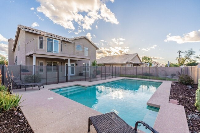 Building Photo - Stunning Tempe Home with Private Pool