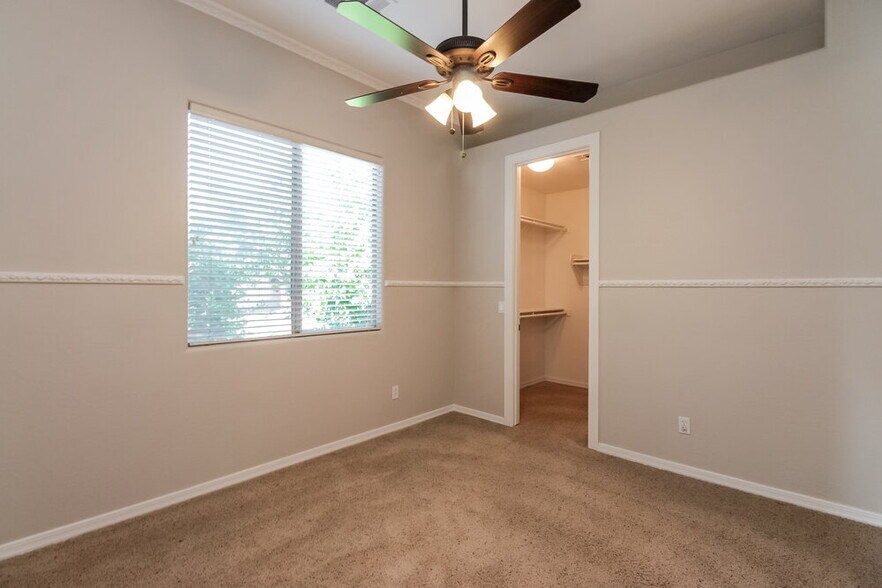 Building Photo - 4626 S Marble St