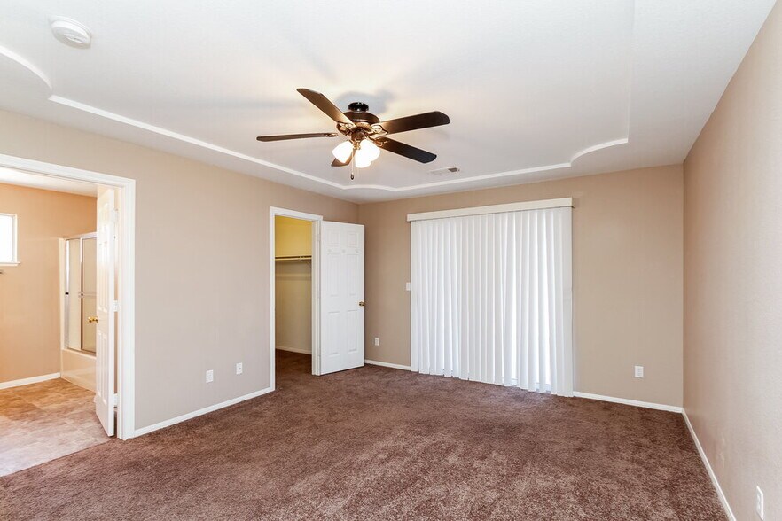 Building Photo - 334 Oak Canyon Dr