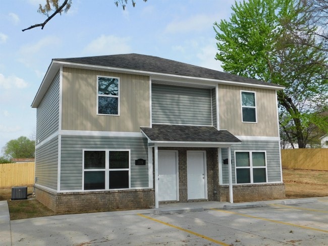 Building Photo - 1711 Jackson St