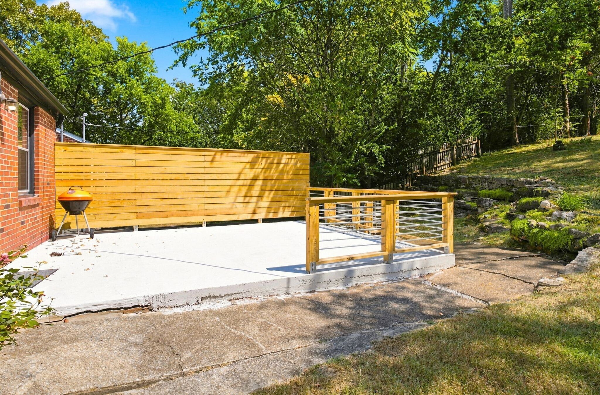 Building Photo - 5713 Vine Ridge Dr