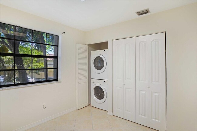 Building Photo - 3570 Magellan Cir