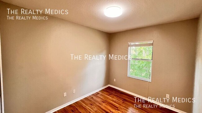 Building Photo - 1900 Garden Sage Dr