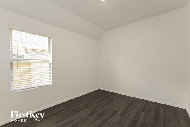 Building Photo - 18438 Summit Ranch Dr