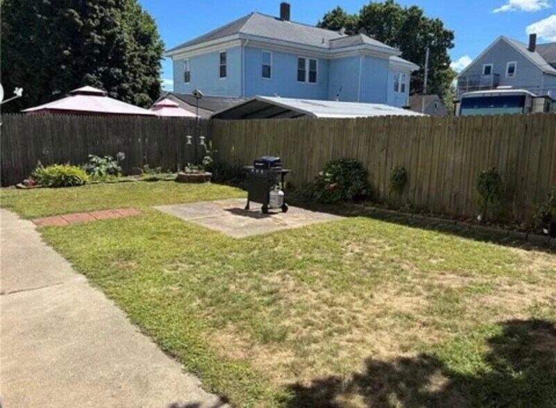 Building Photo - 95 Oakland Ave