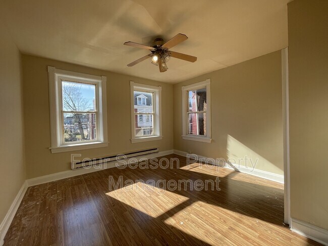 Building Photo - 616 W Franklin St