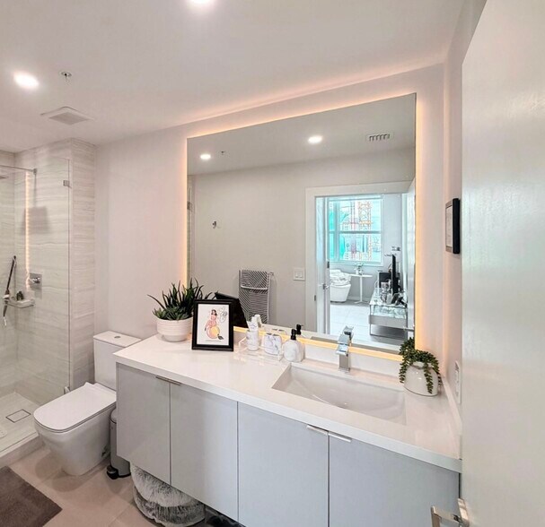 Building Photo - 31 SE 5th St