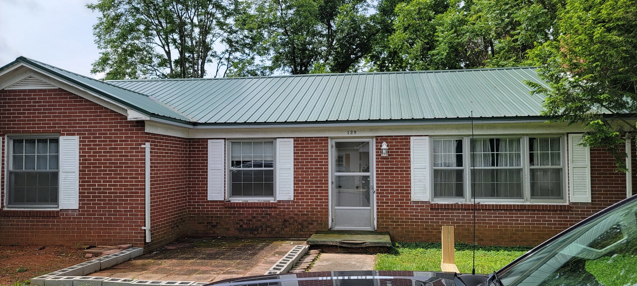 Building Photo - 129 Gracey Hts