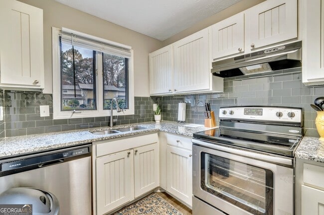 Building Photo - 1695 Wynndowne Trail