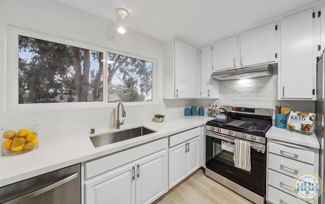 Building Photo - Fully Updated 2 BR | 1 BA Condo in Vallejo