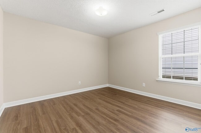 Building Photo - 124 Carillo Ln