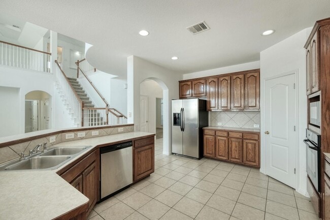Building Photo - 2403 Vestavia Ridge Ln