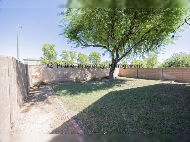 Building Photo - 10960 W Taft St