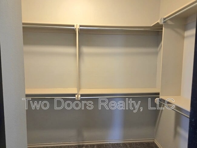 Building Photo - 19217 Grassmere Way