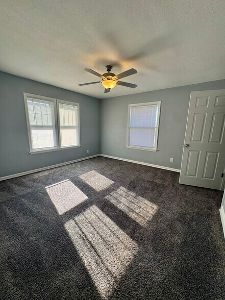 Building Photo - 1215 18th Ave