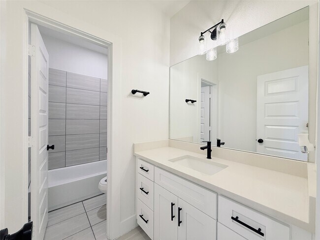 Building Photo - 16575 Oasis Glade Dr