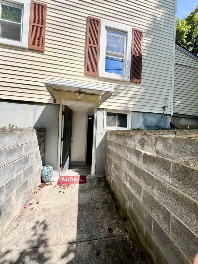 Building Photo - 201 Highland Ave