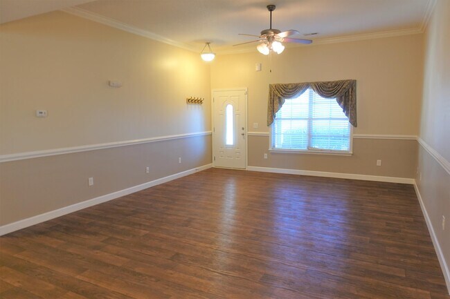 Building Photo - 610 Flintrock Dr